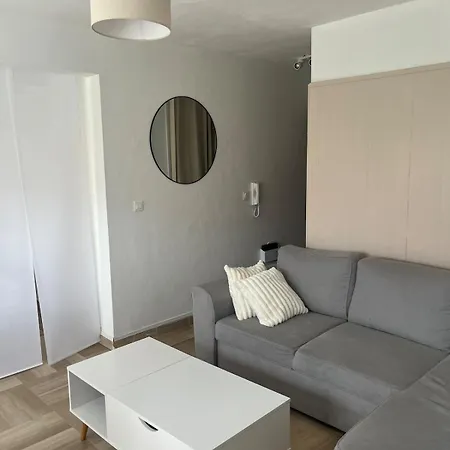 Cocon Avec Piscine Et Tennis Appartement Hyères
